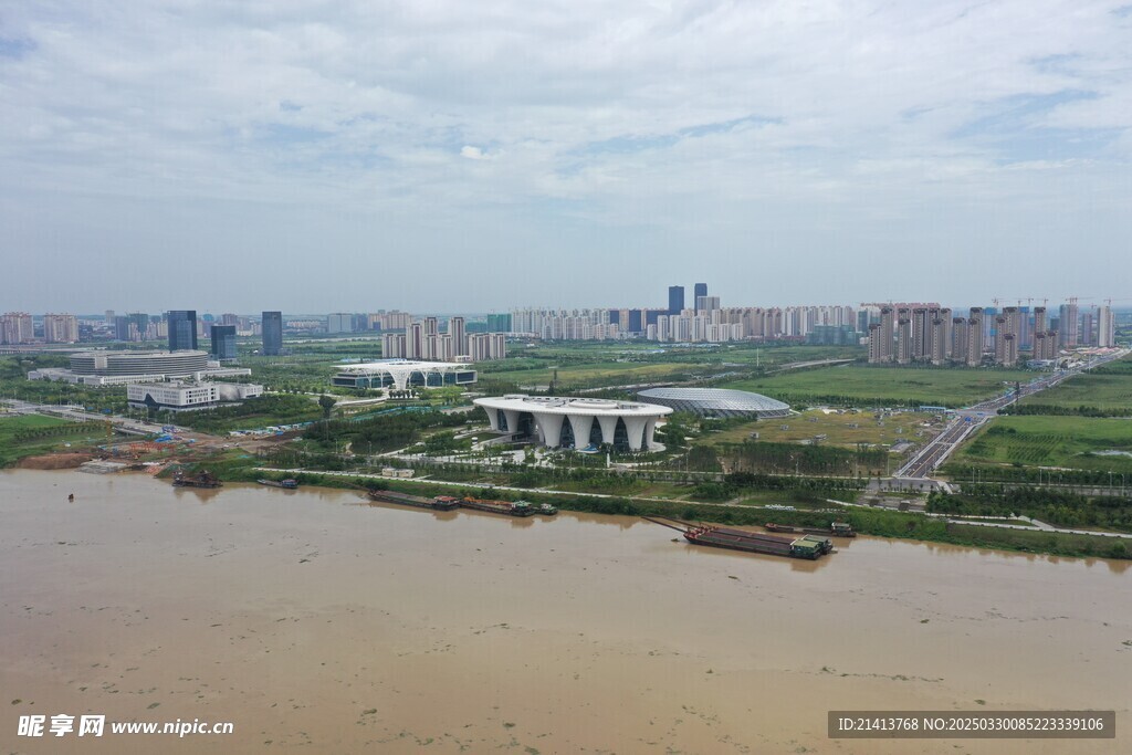江边的楼市