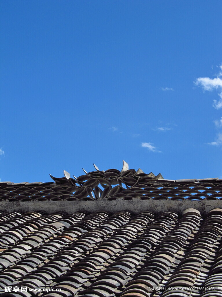 蓝天 瓦房