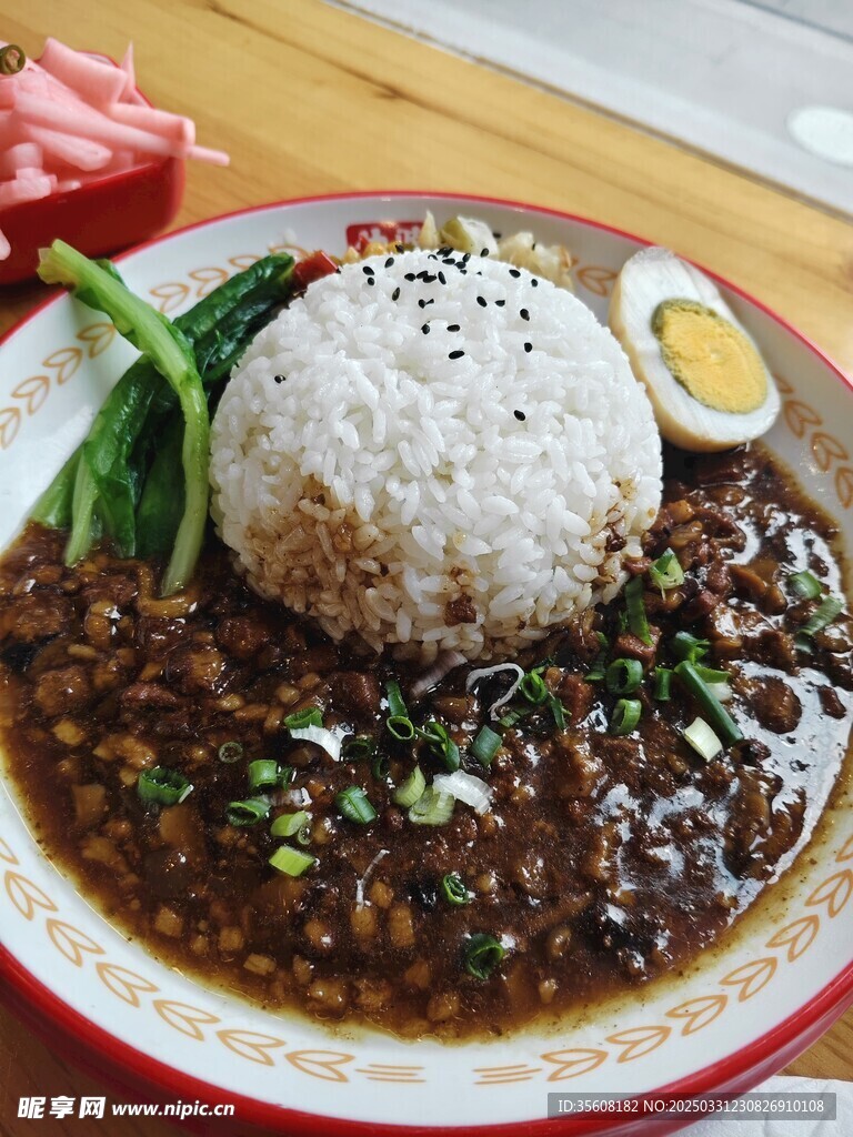 台式卤肉饭
