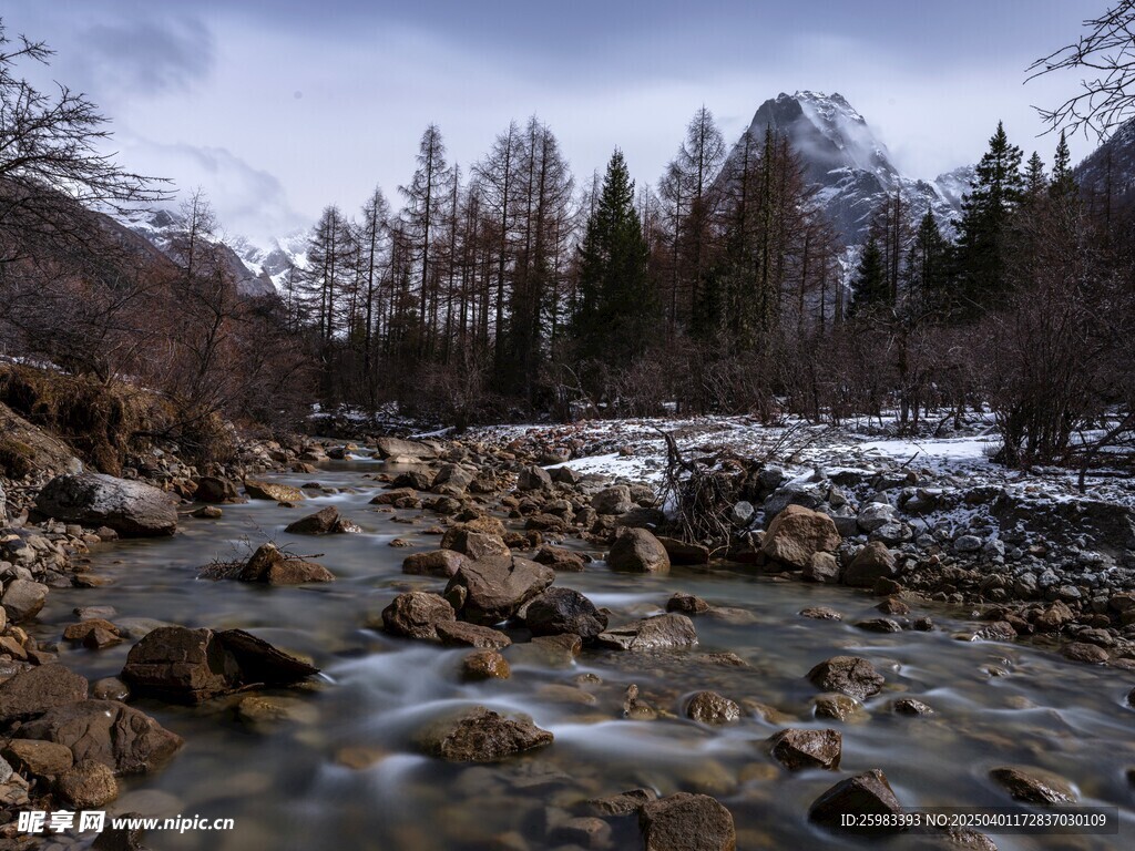 山涧流水