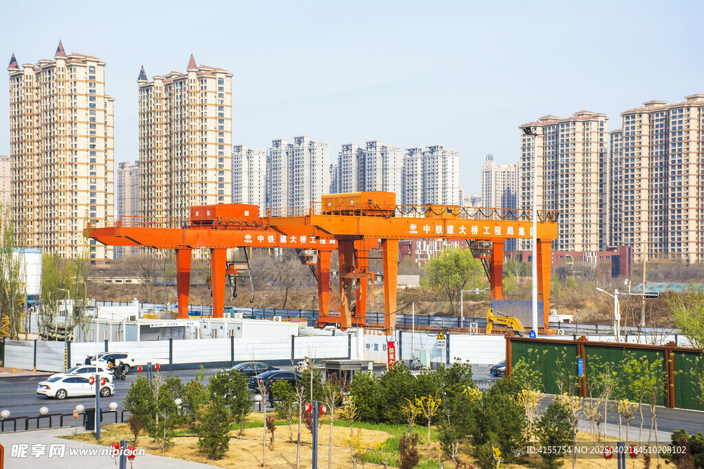 城市工地大型起重场景