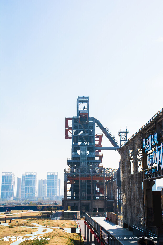 高炉工业设施与城市背景