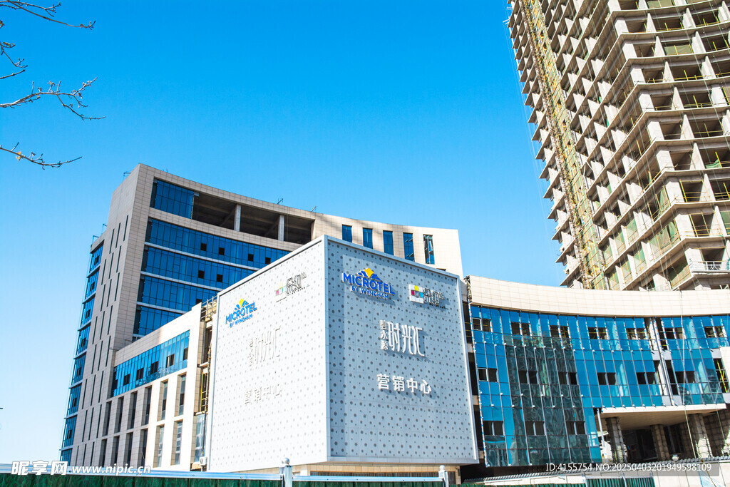 商业中心玻璃幕墙建筑