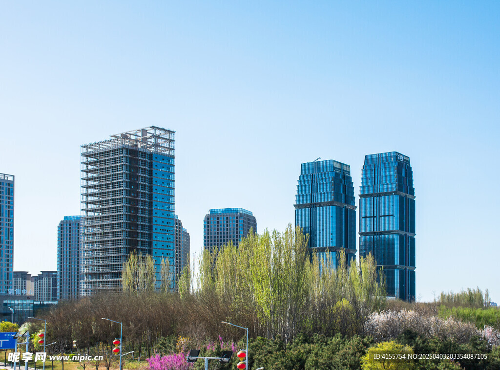 建设中的高层建筑群