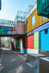 集装箱多层建筑与施工场景