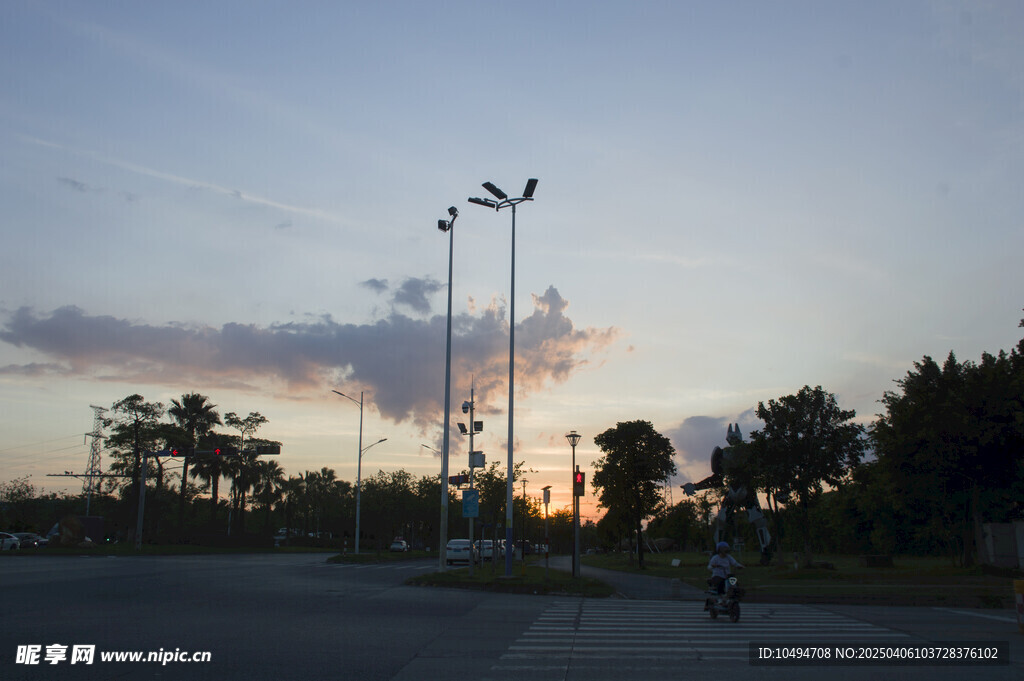 黄昏马路