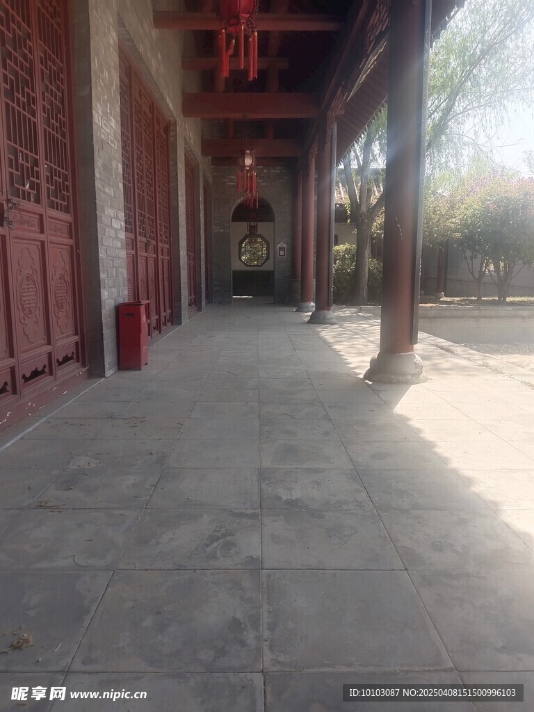 正屋门前连廊