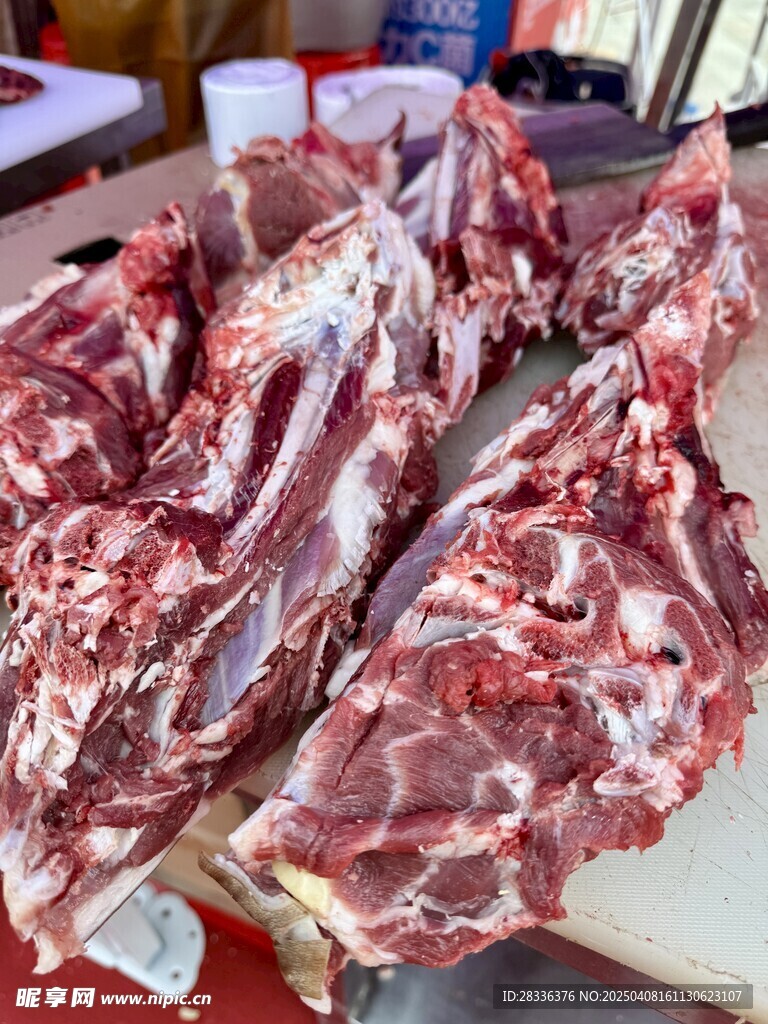 热鲜牛肉龙骨