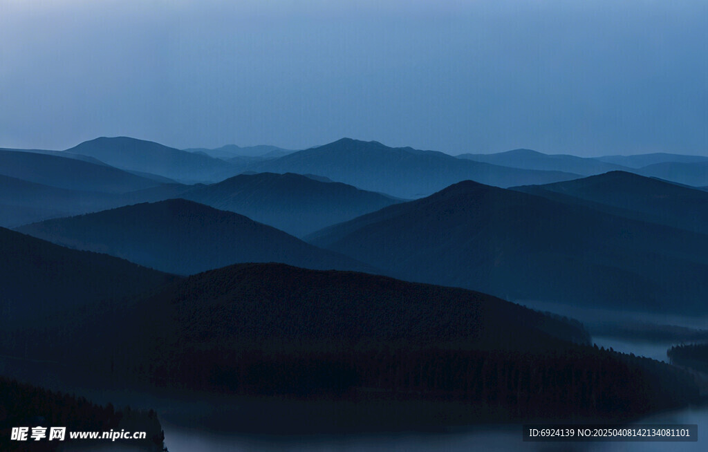 远山  山峰