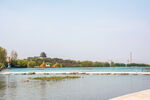 湖畔水坝橙帆景观