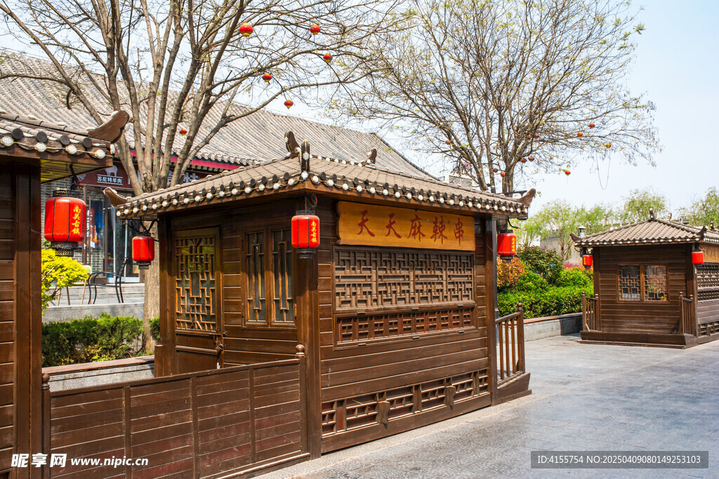 复古商业街小木屋