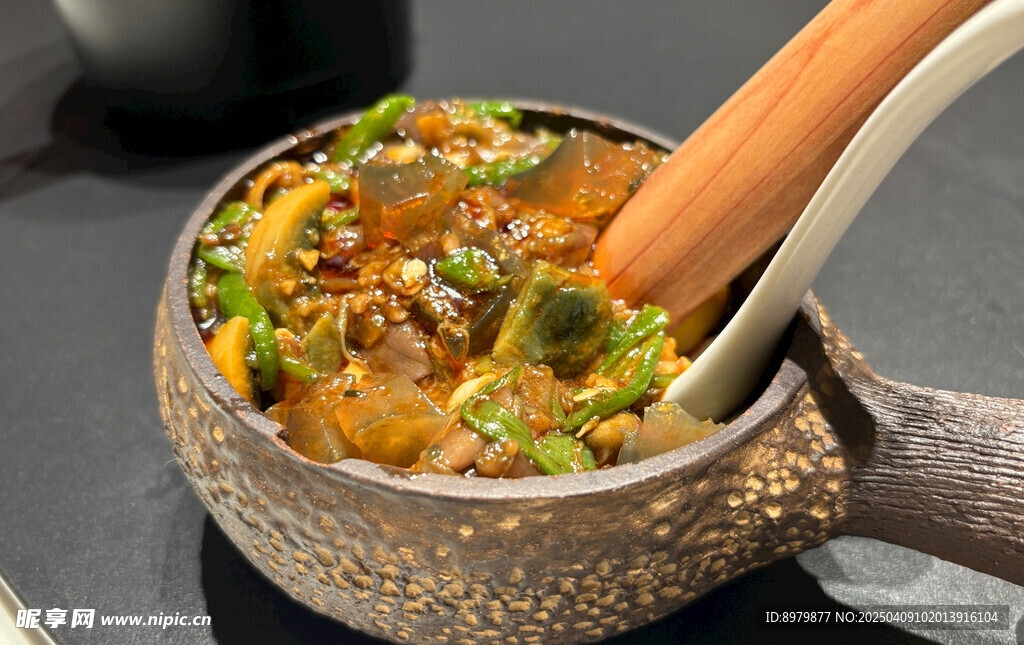 辣椒拌皮蛋   擂椒蛋  湘菜