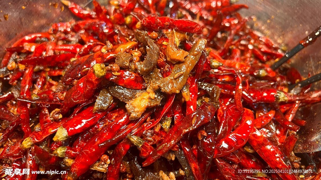 火辣红辣椒烹饪画面