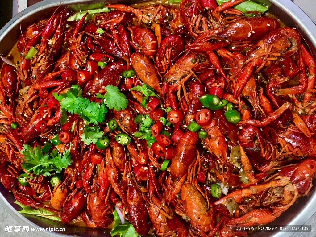 香辣诱人小龙虾美食盛宴