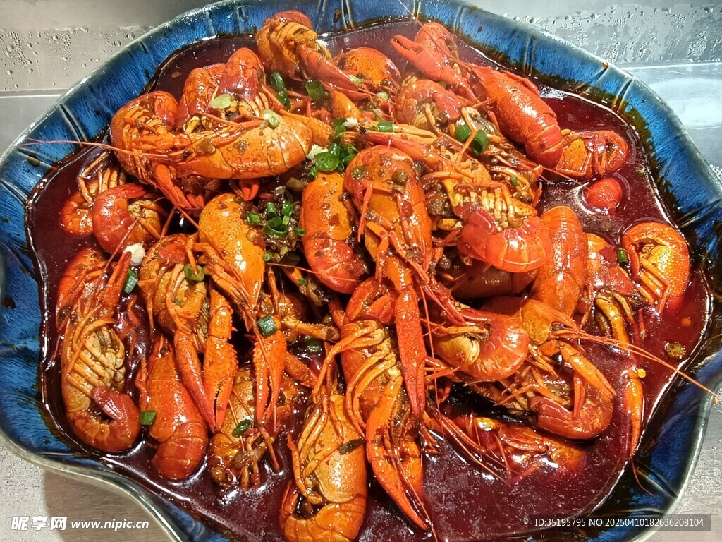 香辣小龙虾诱人美食盛宴