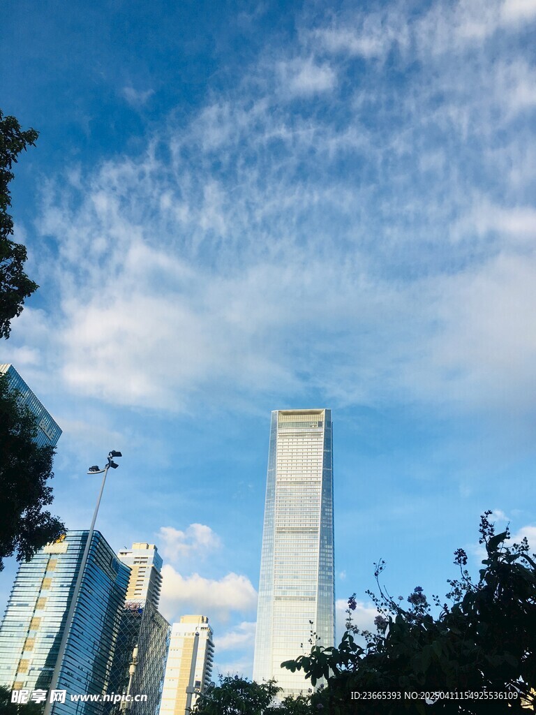 蓝天 