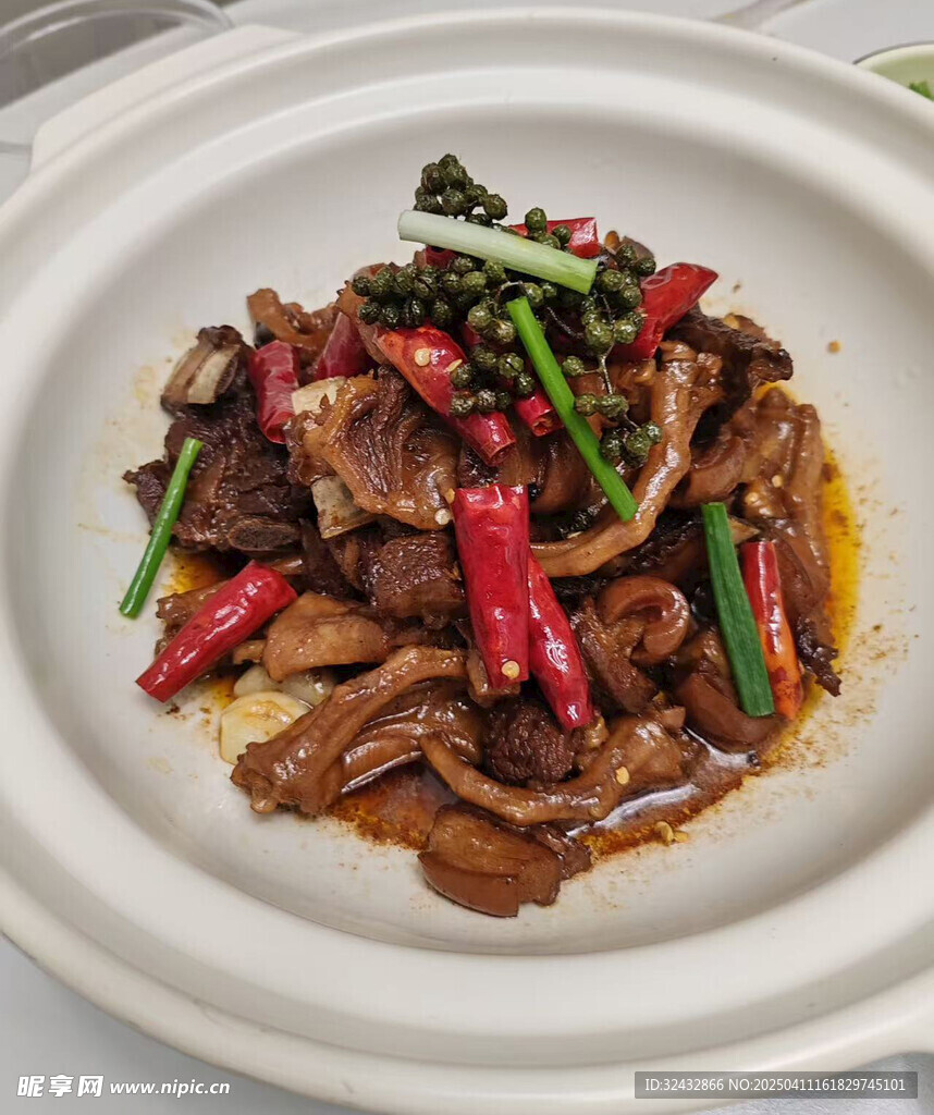砂锅啤酒鸭