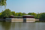 中式建筑湖面景观