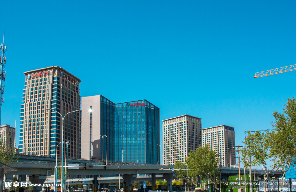 都市高楼林立的城市景观