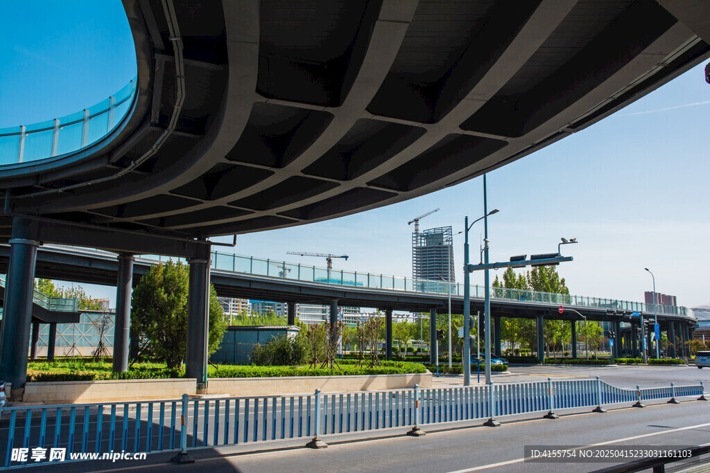 城市高架桥及周边道路景观