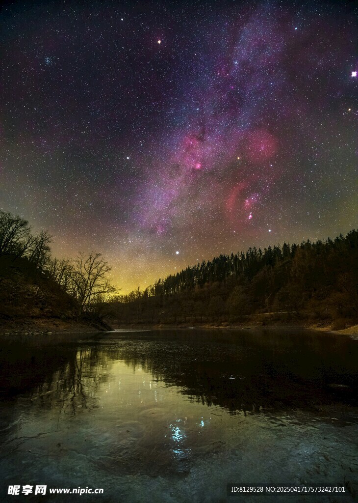 湖畔星空夜景梦幻之美