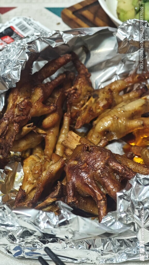 锡纸烤制的美味鸭翅