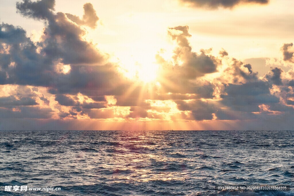 海上日出