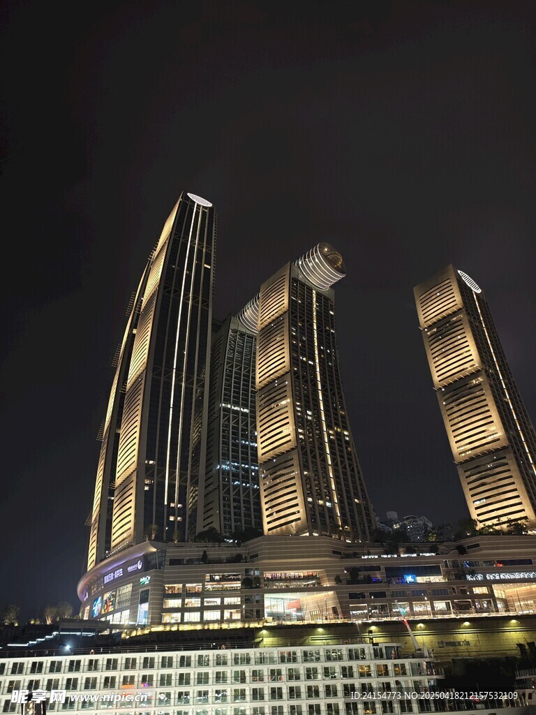 重庆来富士夜景摩天大楼