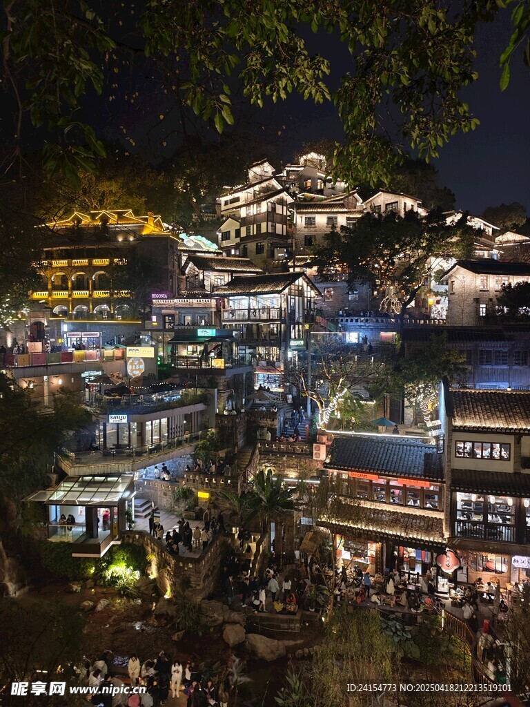 重庆下浩里古城夜景灯火璀璨