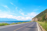湖畔公路美景