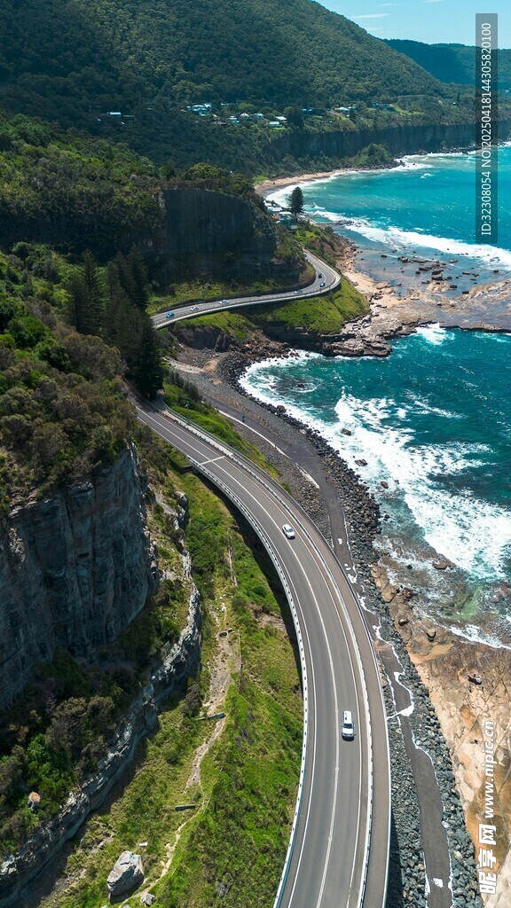 蜿蜒海岸公路美丽风光