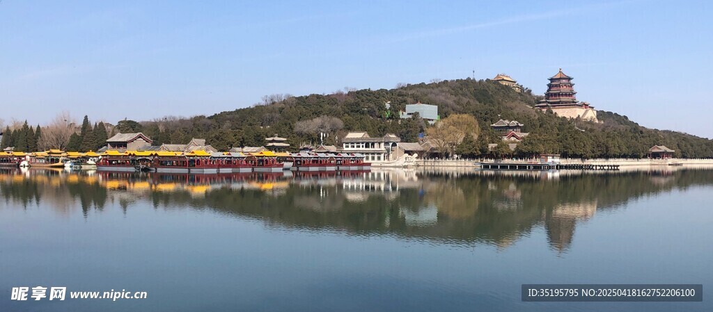 湖光山色中的美丽景致