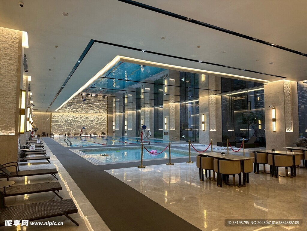 现代豪华室内餐厅空间