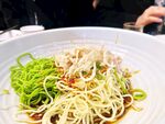 美味凉拌面 色彩丰富诱人