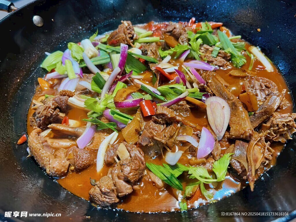 美味香辣炒鸡肉