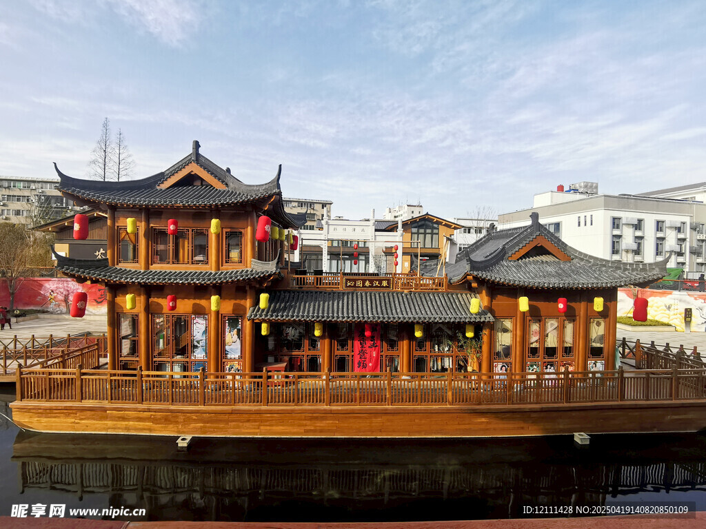 中式水上楼阁景观