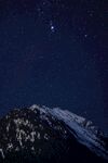 夜空下的雪山