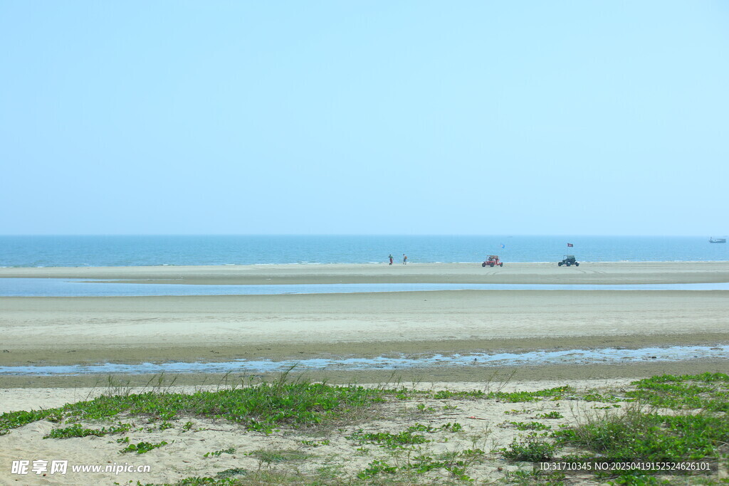 宁静海滩 展现自然之美