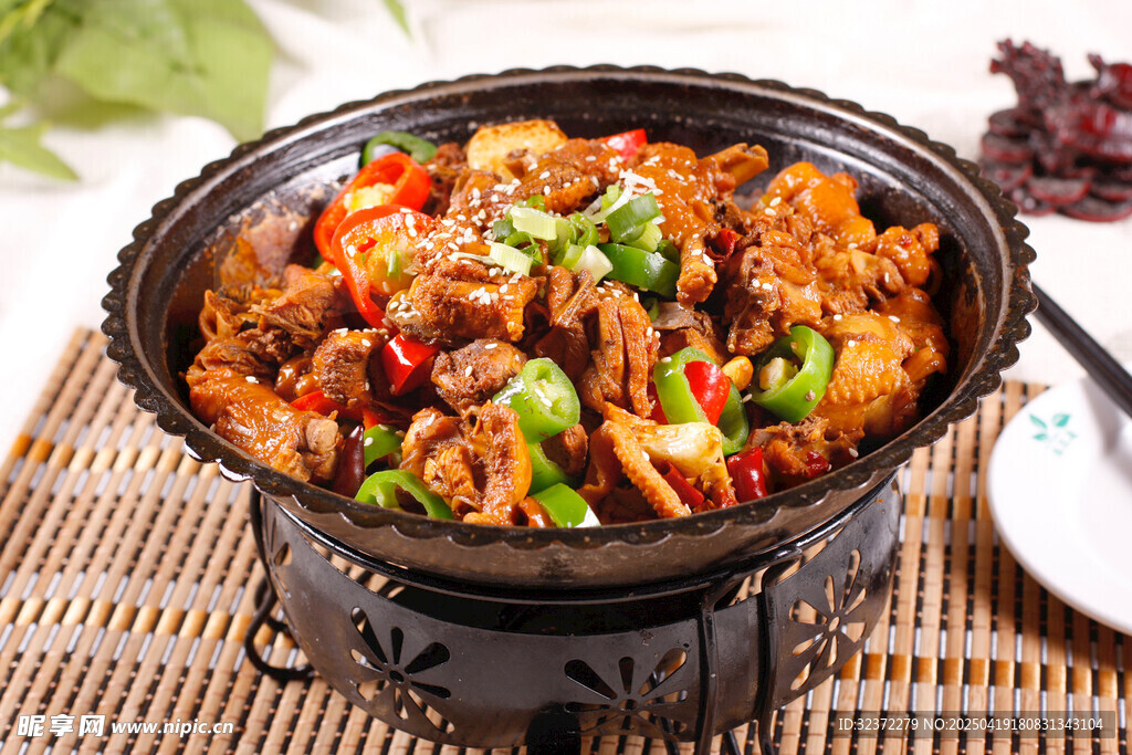 美味瓦罐炒鸡块