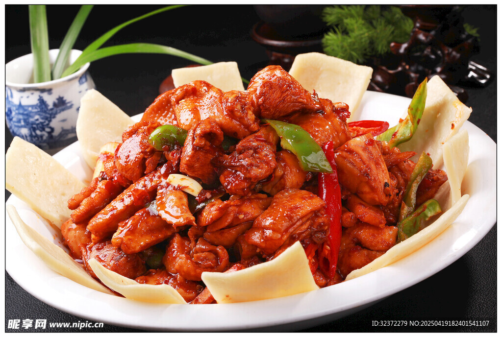 美味香辣炒鸡配薄饼