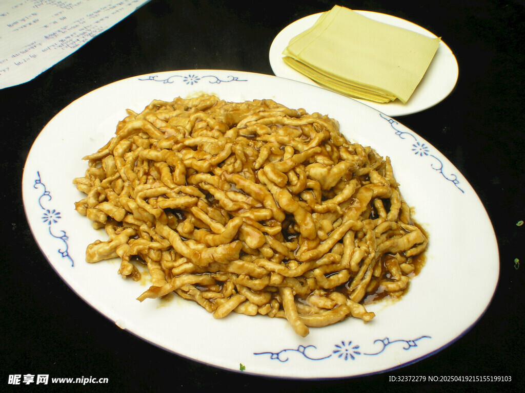 一盘美味炒面