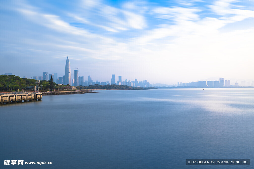 海滨城市天际线美丽风光