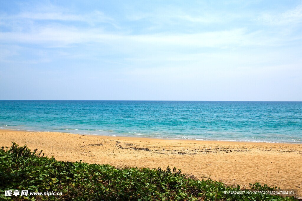 美丽海滩与蔚蓝大海