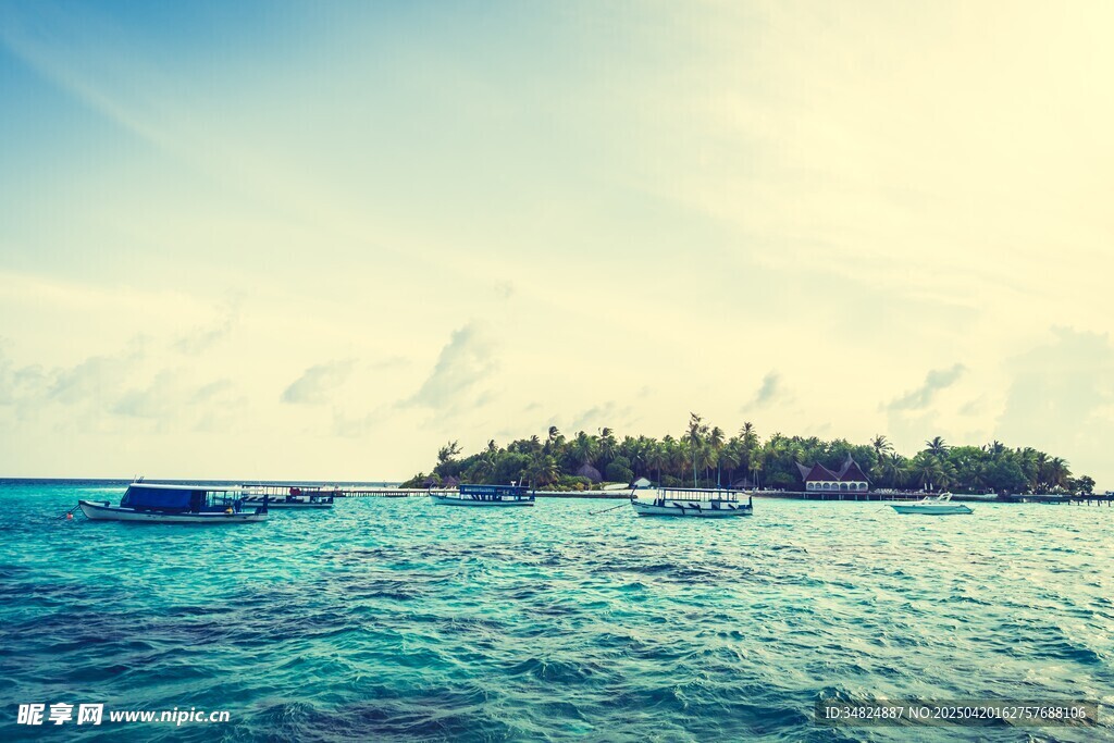 美丽海岛的海上风光
