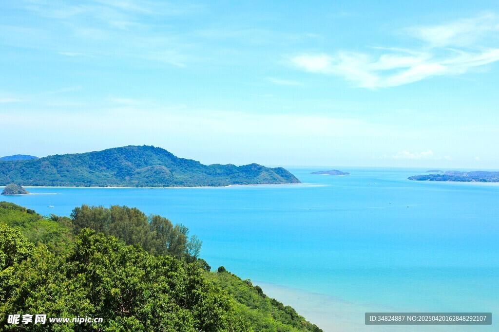 碧海青山的美丽海滨风光