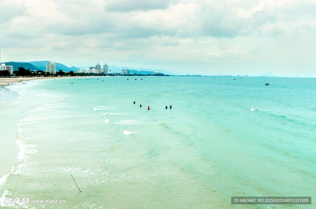 美丽海滨风光海水清澈