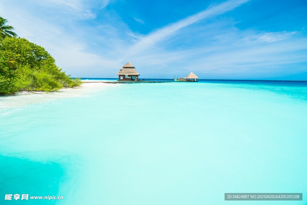 梦幻蓝白海滩度假美景
