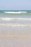 美丽海滨沙滩海浪景观