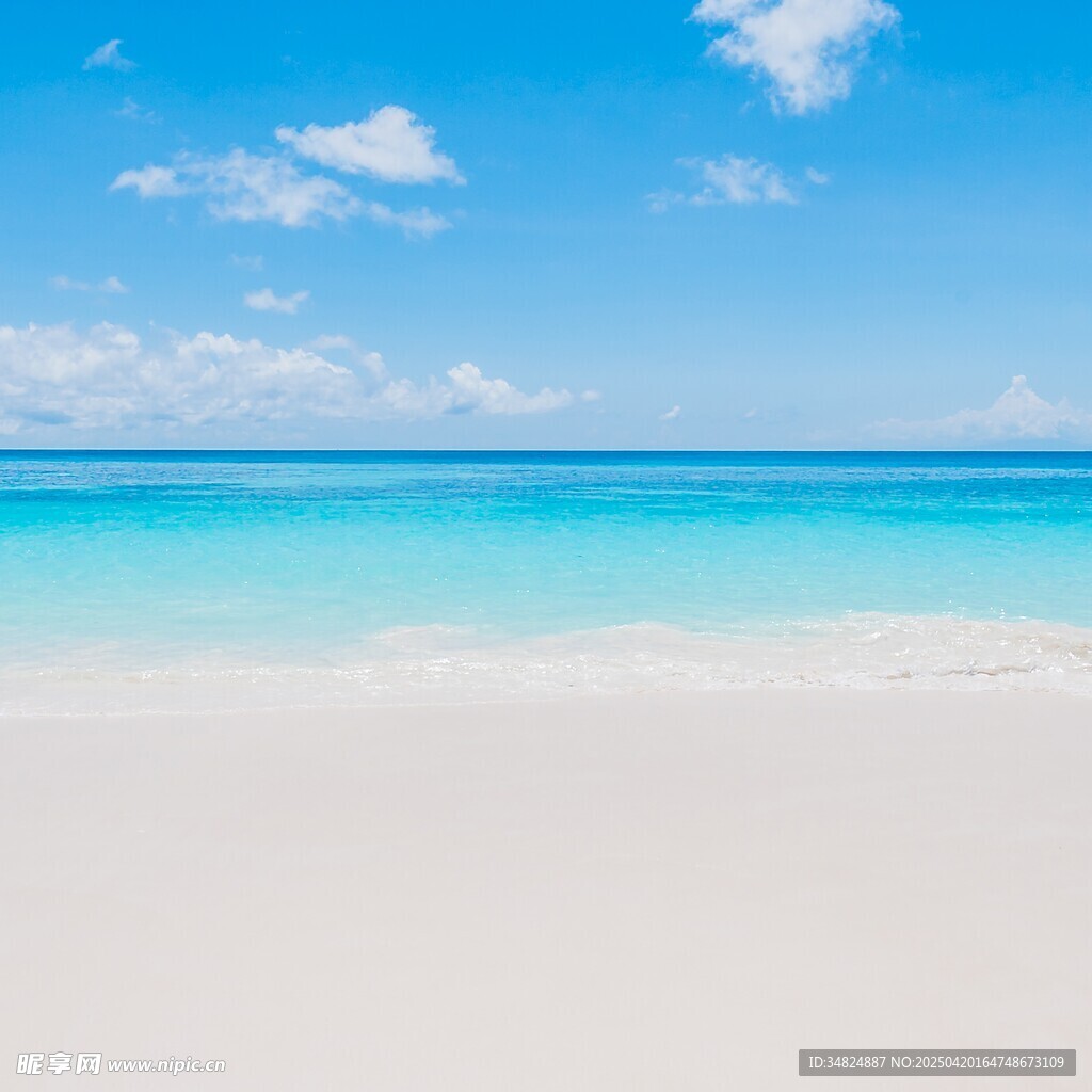 梦幻蓝白海滩美景