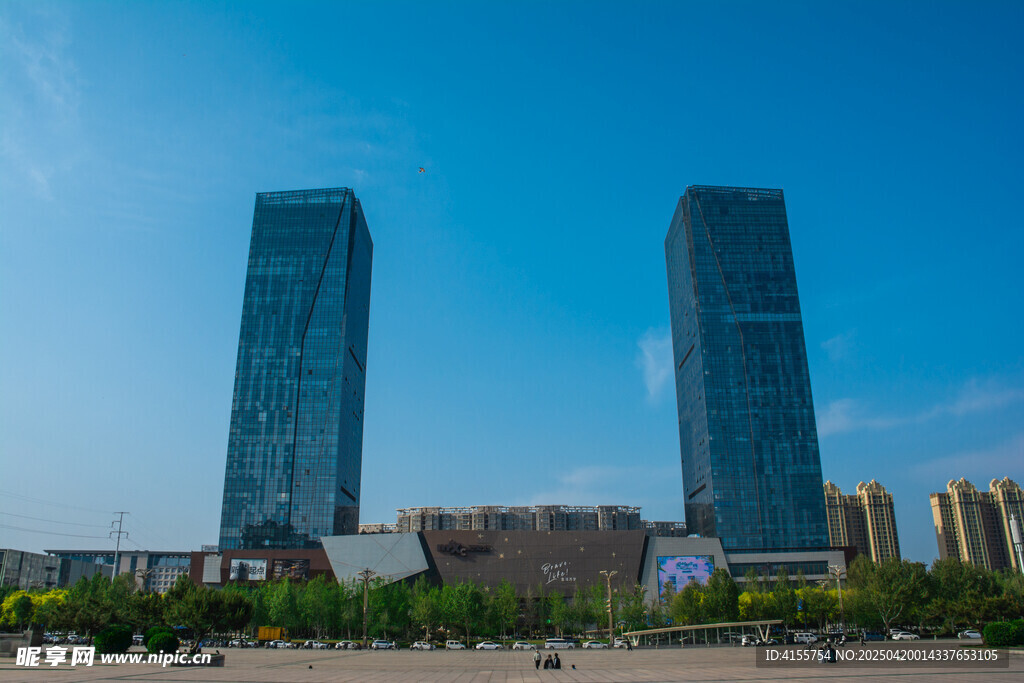 城市双子高楼景观